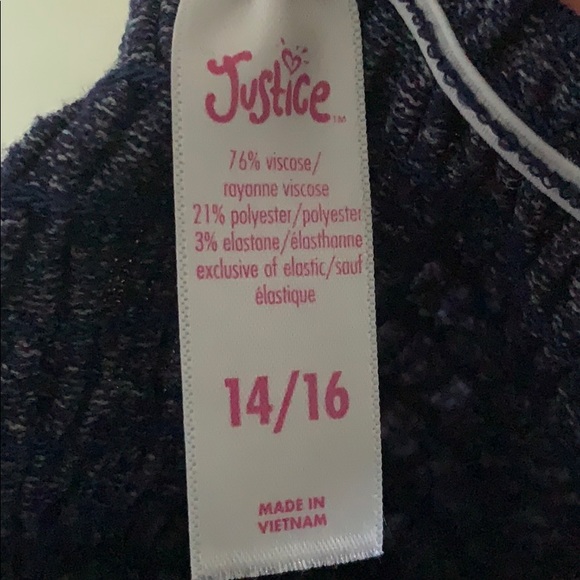 A purple top - Picture 2 of 2